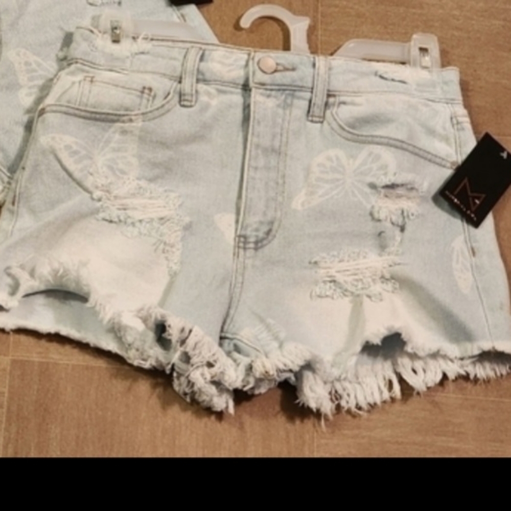 Material Girl Butterfly Distressed 3" Light Wash Jean Shorts Juniors Sz 5 NWT